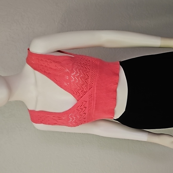JOLIE & JOY Crochet Lace-up Back Strappy Peekaboo Surplice Baddie Crop Top - Picture 3 of 7
